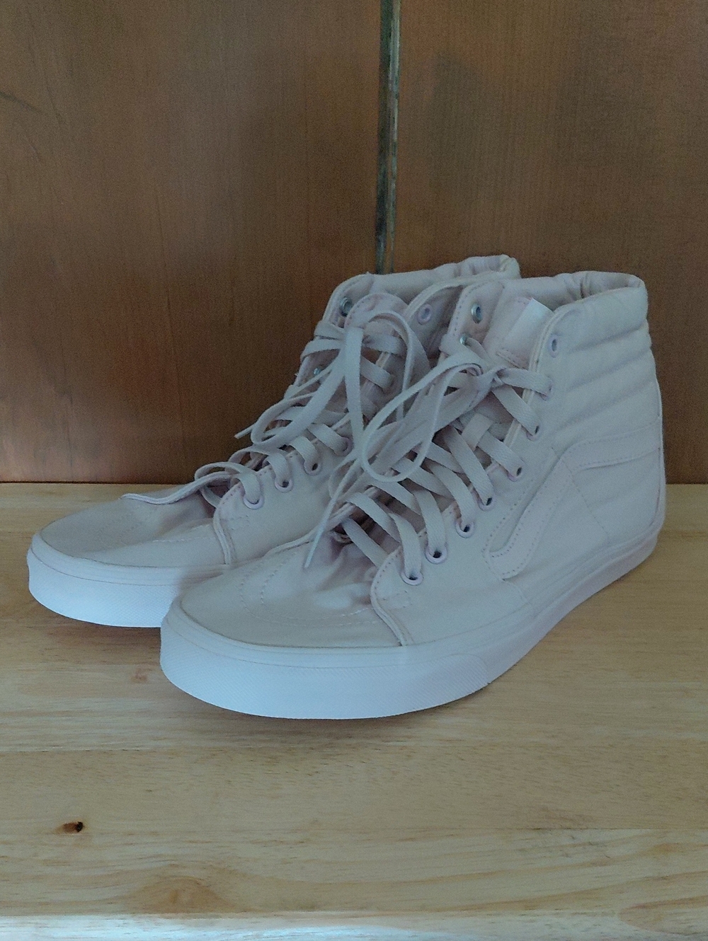High-Top Men's Converse Sneakers in Light Pink Size 12